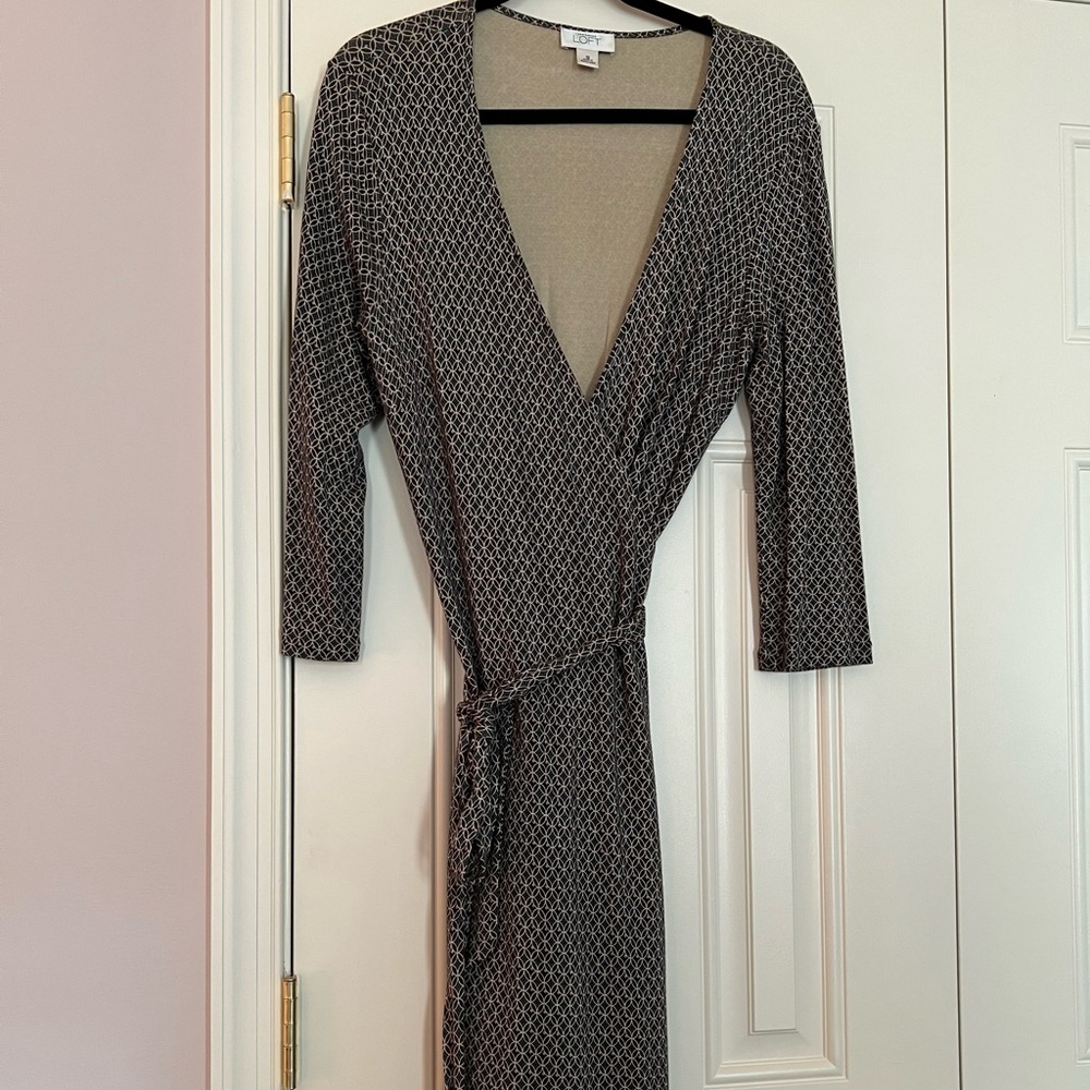 Loft. Wrap dress 3/4 sleeve